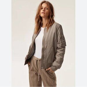 THE Group by Babaton Gilman Bomber Modern Taupe